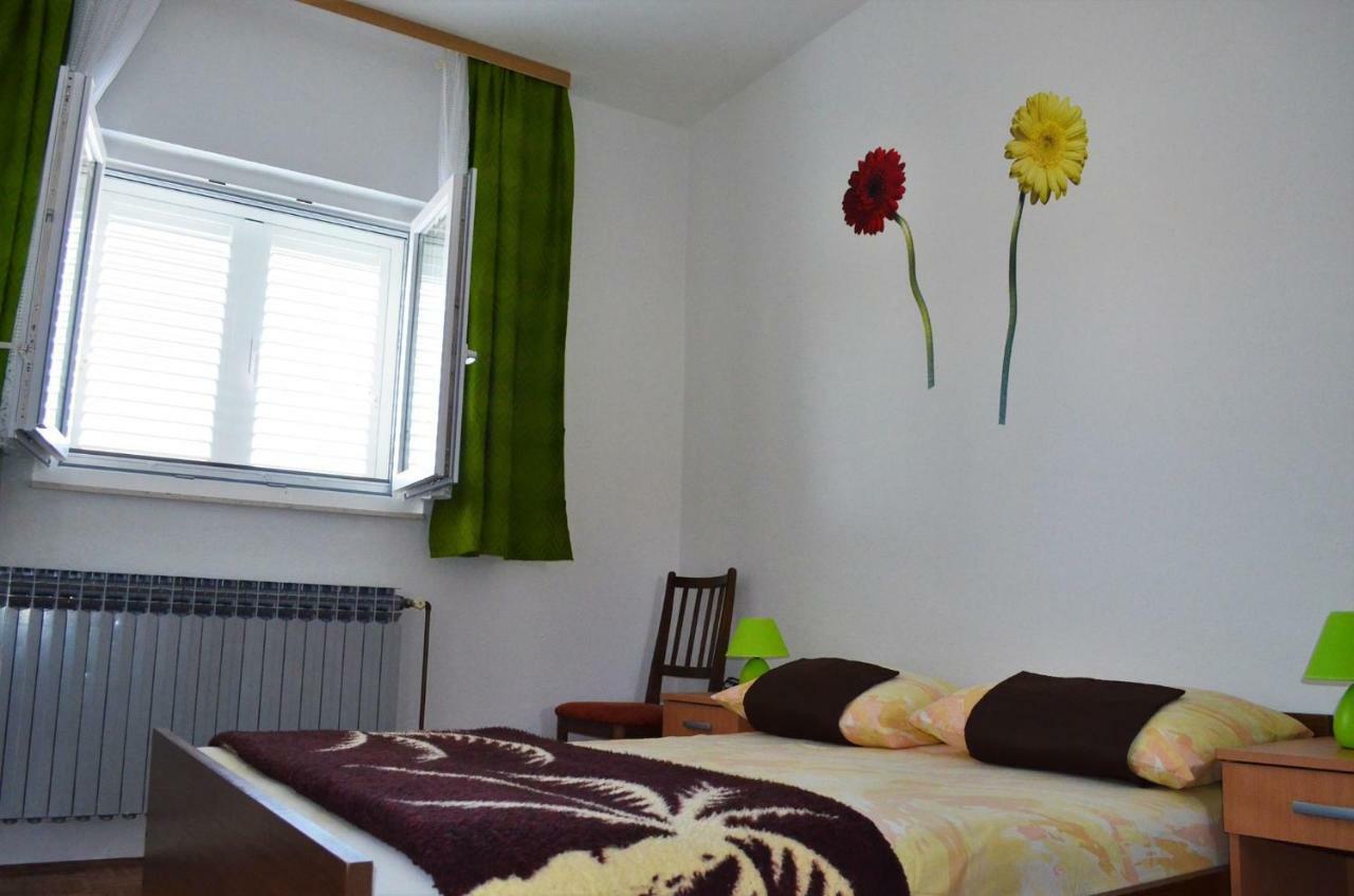 Apartman Rosa Pirovac Εξωτερικό φωτογραφία