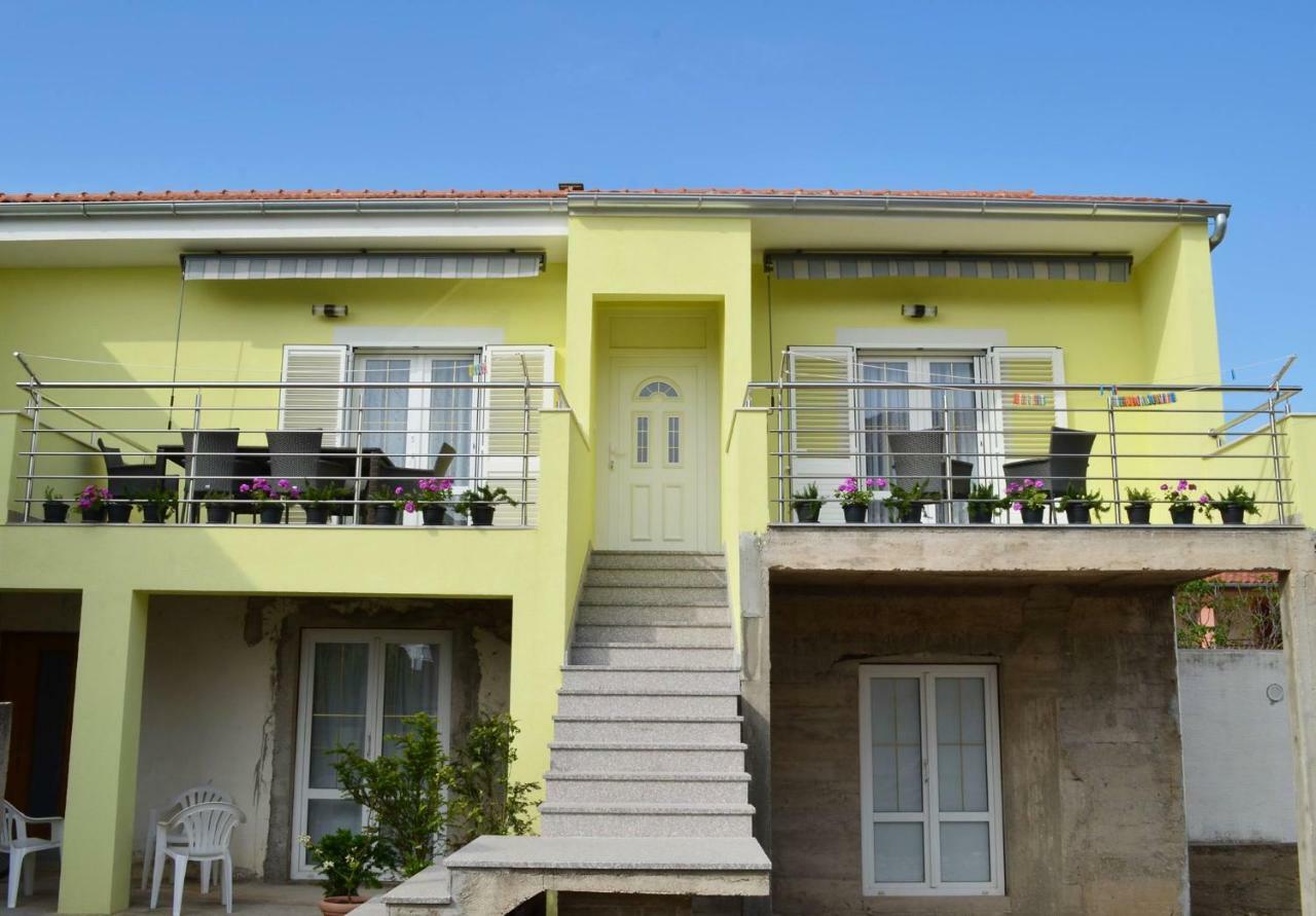 Apartman Rosa Pirovac Εξωτερικό φωτογραφία