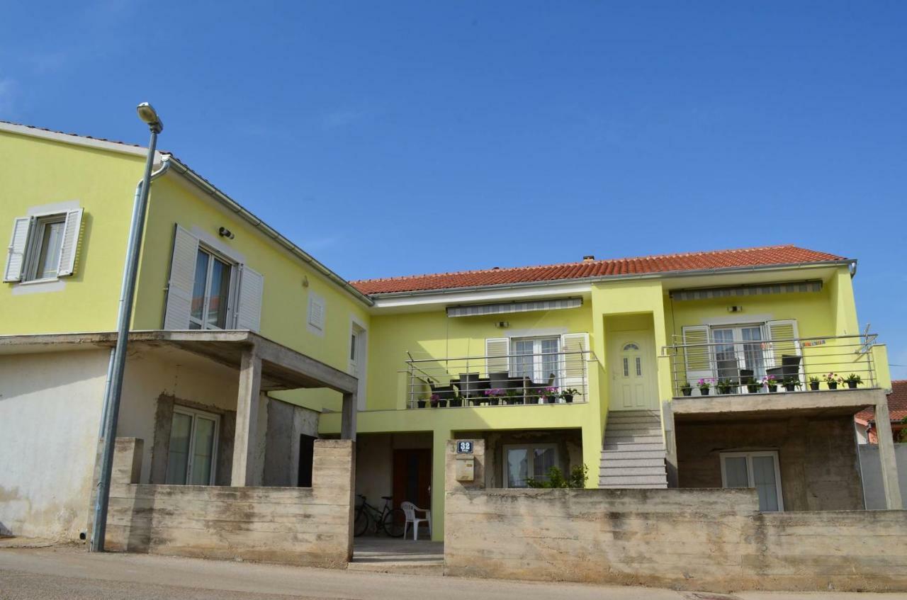 Apartman Rosa Pirovac Εξωτερικό φωτογραφία