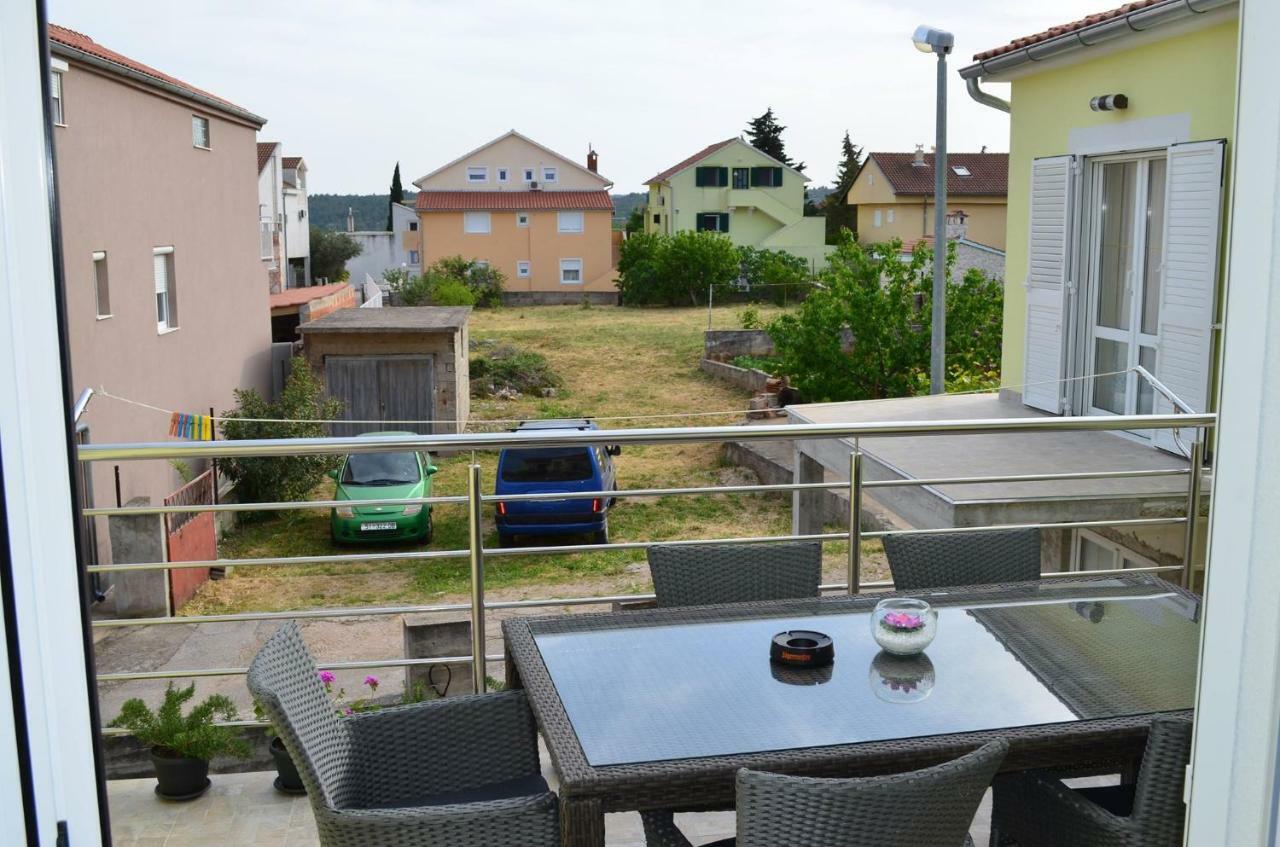 Apartman Rosa Pirovac Εξωτερικό φωτογραφία