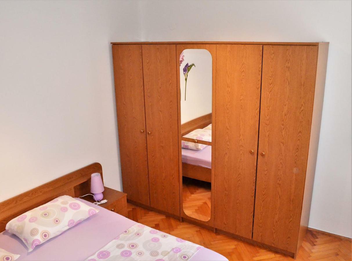 Apartman Rosa Pirovac Εξωτερικό φωτογραφία