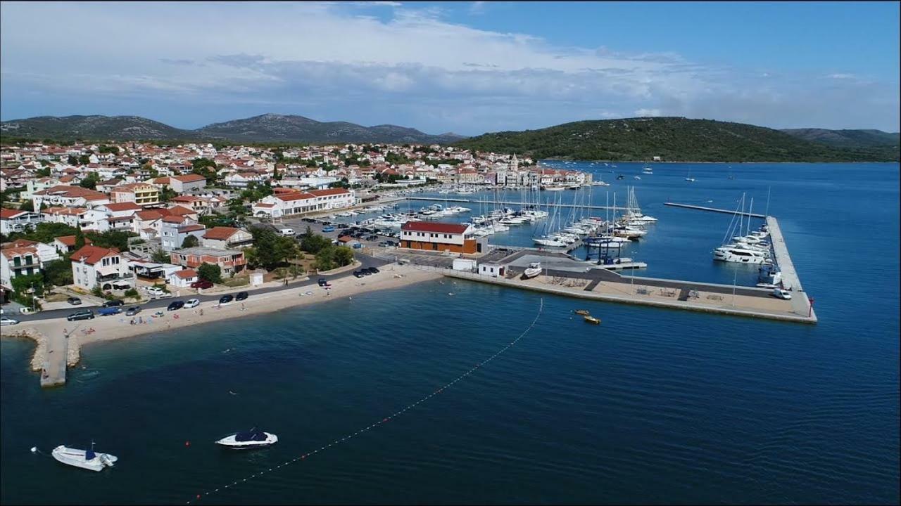 Apartman Rosa Pirovac Εξωτερικό φωτογραφία